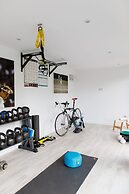 Amazing 5 BR Country Home Pool Gym Yoga Studio