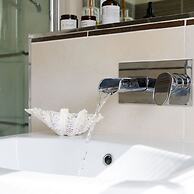 Amazing 5 BR Country Home Pool Gym Yoga Studio