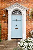 Amazing 5 BR Country Home Pool Gym Yoga Studio