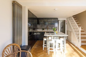 Terraced Townhouse Close to City Centre