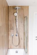 Mariners Stylish Beachside Getaway With Sea Views