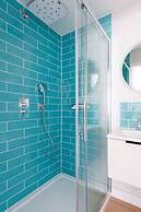 Mariners Stylish Beachside Getaway With Sea Views