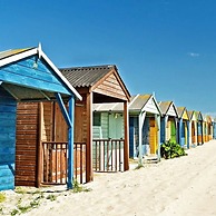 Mariners Stylish Beachside Getaway With Sea Views