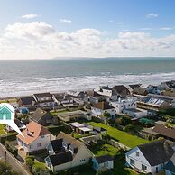Mariners Stylish Beachside Getaway With Sea Views