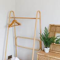 Mariners Stylish Beachside Getaway With Sea Views