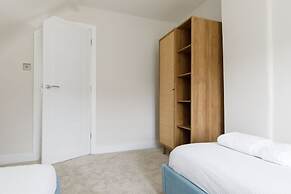 Mariners Stylish Beachside Getaway With Sea Views