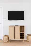 Mariners Stylish Beachside Getaway With Sea Views