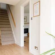 Mariners Stylish Beachside Getaway With Sea Views