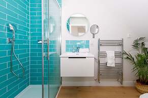 Mariners Stylish Beachside Getaway With Sea Views