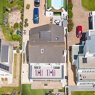 Vibrant Seafront Home With Seasonal Pool