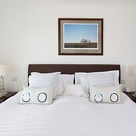 Vibrant Seafront Home With Seasonal Pool