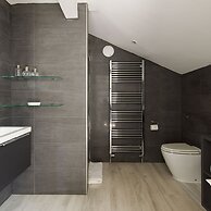 Vibrant Seafront Home With Seasonal Pool