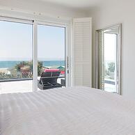 Vibrant Seafront Home With Seasonal Pool