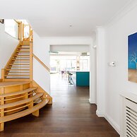 Vibrant Seafront Home With Seasonal Pool