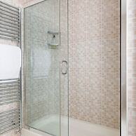 Vibrant Seafront Home With Seasonal Pool