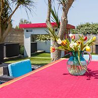 Vibrant Seafront Home With Seasonal Pool