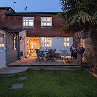 Stylist Split Level 2 Bed With Parking