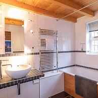 Stylist Split Level 2 Bed With Parking