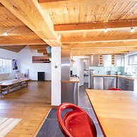 Stylist Split Level 2 Bed With Parking