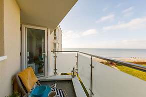 Two Bed Seafront Escape in East Wittering