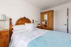 Two Bed Seafront Escape in East Wittering