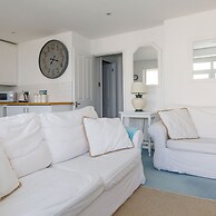 Two Bed Seafront Escape in East Wittering