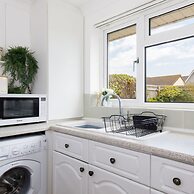 Seaside Retreat 2 Mins to Beach