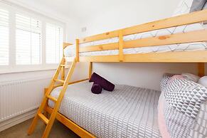 Seaside Retreat 2 Mins to Beach