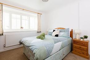Seaside Retreat 2 Mins to Beach