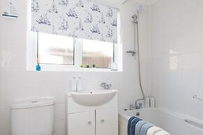 Seaside Retreat 2 Mins to Beach
