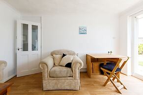 Seaside Retreat 2 Mins to Beach