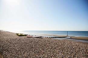 Seaside Retreat 2 Mins to Beach