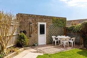 Seaside Retreat 2 Mins to Beach