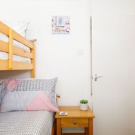 Seaside Retreat 2 Mins to Beach