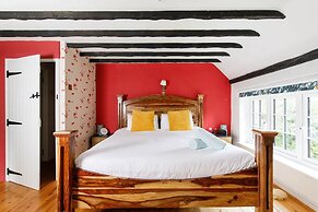 Tranquil Luxe in Country Cottage