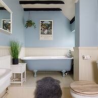 Tranquil Luxe in Country Cottage