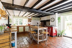 Tranquil Luxe in Country Cottage