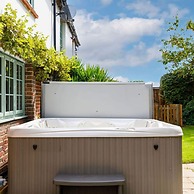 Tranquil Luxe in Country Cottage