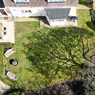 Newly Renovated Cottage 150m From Waterfront