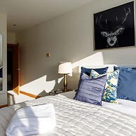 Serene Riverside 6BR Luxury Retreat in Curdridge