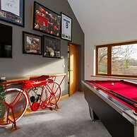 Serene Riverside 6BR Luxury Retreat in Curdridge