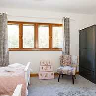 Serene Riverside 6BR Luxury Retreat in Curdridge