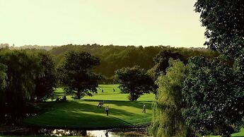 Serene Riverside 6BR Luxury Retreat in Curdridge