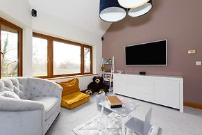 Serene Riverside 6BR Luxury Retreat in Curdridge