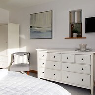 Serene Riverside 6BR Luxury Retreat in Curdridge