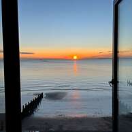 The Sea House - Ultimate Seafront Living Sunsets