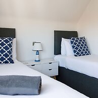 Coastal Retreat for 6 Close to Beaches