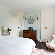 Impressive Country Estate Sleeps 17