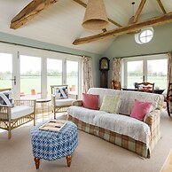 Impressive Country Estate Sleeps 17