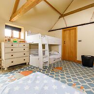 Impressive Country Estate Sleeps 17